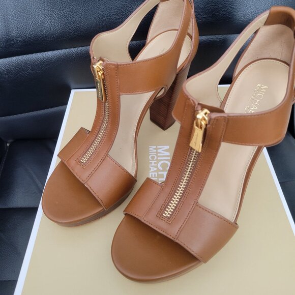MICHAEL KORS LEATHER CARMEL BROWN BLOCK HEEL SIZE 7 NWOT NEVER WORN - Picture 1 of 5